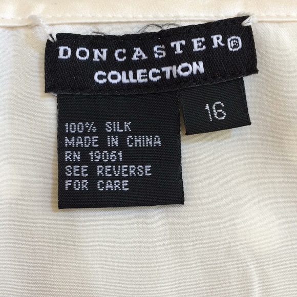 DONCASTER collection Size 16 cream silk top - Picture 5 of 8